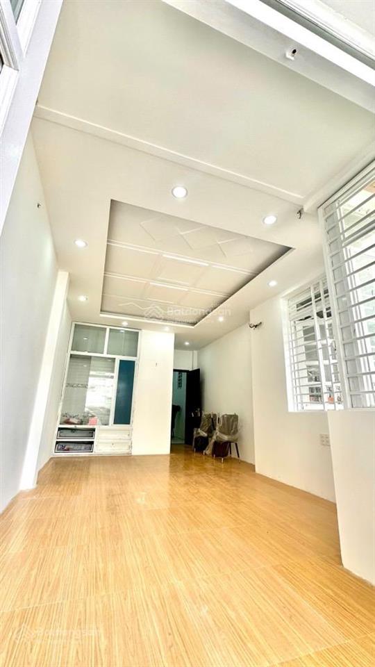 Ngộp bán gấp nhà hẻm 5m chợ vải phú thọ hòa