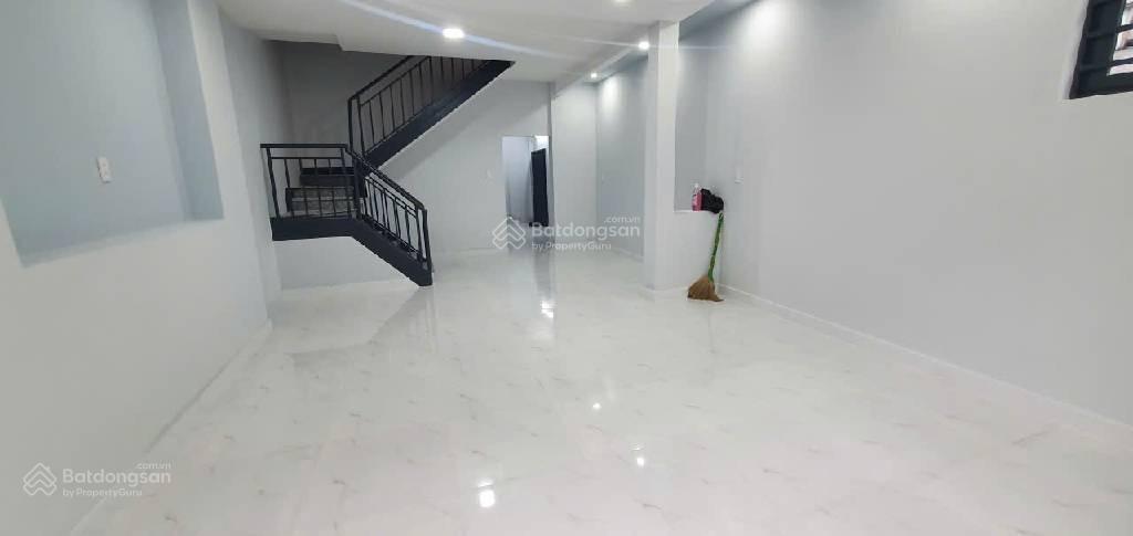 Bán nhà mặt tiền quận 11 ngang 4,8m dài 12m giá êm