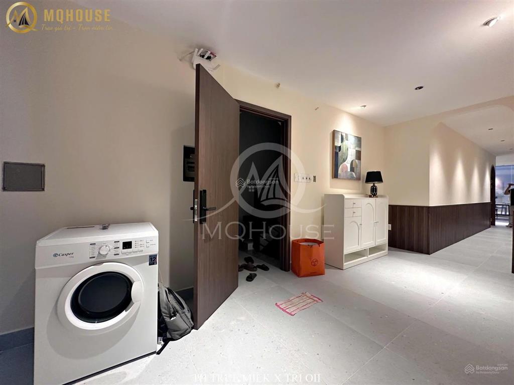 Cho thuê căn hộ 2pn 2wc rộng 200m2 được trang bị full nội thất cao cấp nhất hiện nay