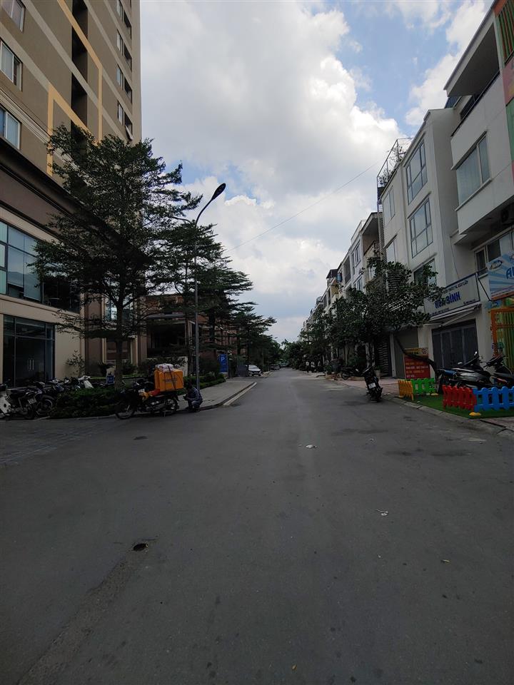 CẦN BÁN LIỀN KỀ 7 NHÀ HOÀN THIỆN 90M2 - KDT TÂN TÂY ĐÔ (0915458886)