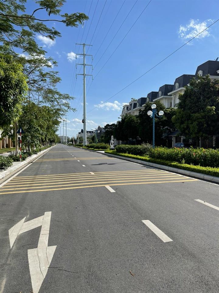 BÁN BIỆT THỰ DÃY NV5 HƯỚNG ĐÔNG BẮC MẶT ĐƯỜNG 12M KĐT LIDECO(0915458886)