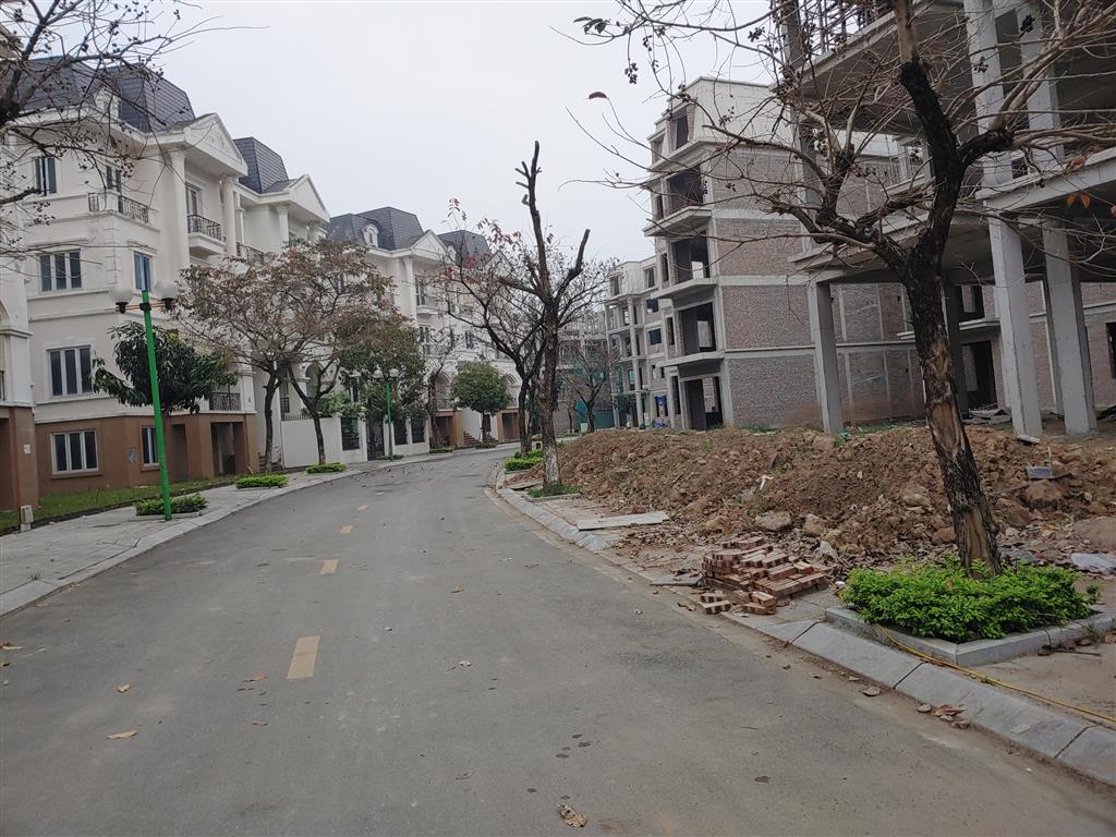 BÁN BIỆT THỰ TRỤC CHÍNH 17M, 2 MẶT ĐƯỜNG 230M2 TẠI LIDECO (0915458886)