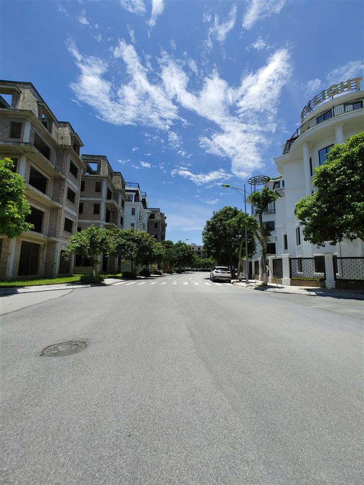 BIỆT THỰ NV19, VIEW 2 SANG CIENCO5 , HƯỚNG ĐB KĐT LIDECO (0915458886)