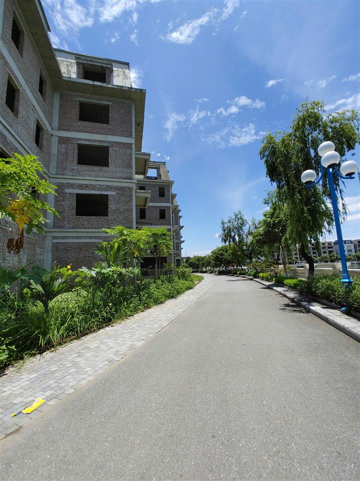 BÁN BIỆT THỰ HAI MẶT ĐƯỜNG, ĐƯỜNG 17M GẦN HỒ ĐIỀU HÒA KĐT LIDECO (0915458886)