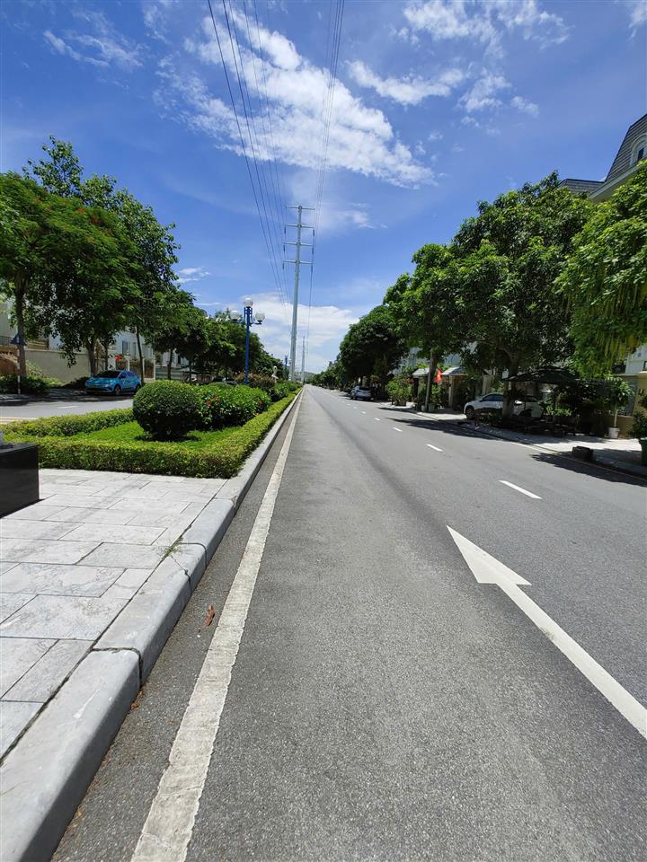 BÁN 230M2 BIỆT THỰ NV24 KĐT LIDECO NGAY GẦN ĐƯỜNG 422 (0915458886)