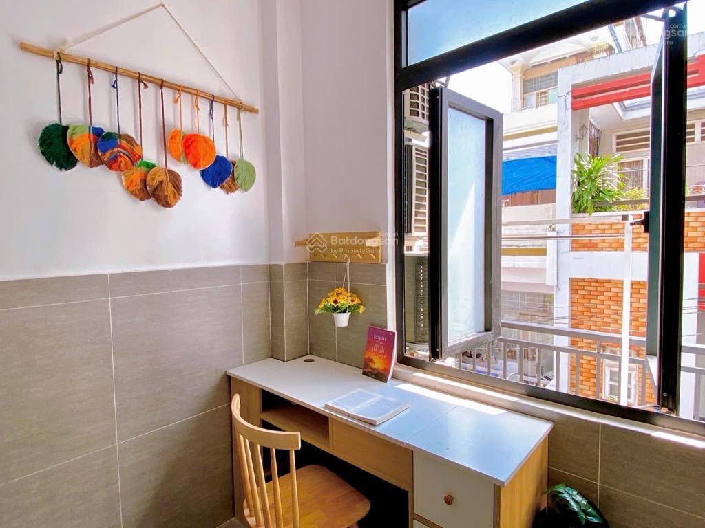 Gấp  toà chdv phan đăng lưu  p3 bt  hxh  70m2 (4.3x16)m 6 tầng 14 phòng full nội thất