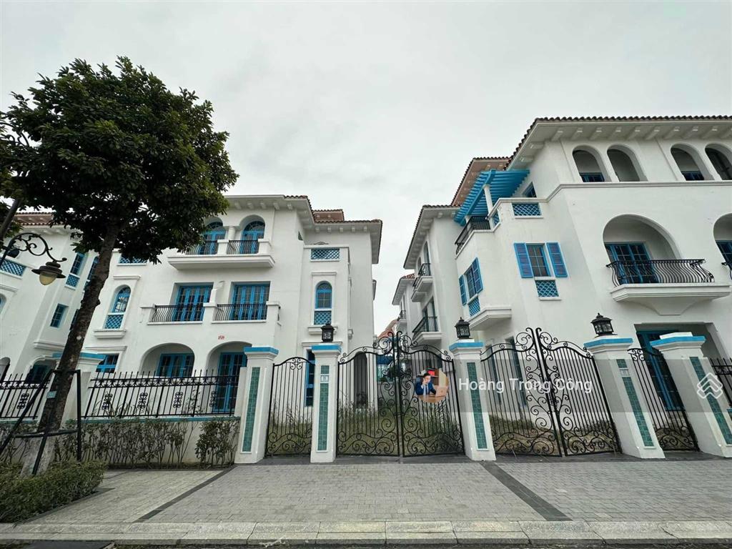 Bán căn biệt thự song lập, nhìn ra đảo rều, dt gần 203m2, giá 26 tỷ trục thông ra biển