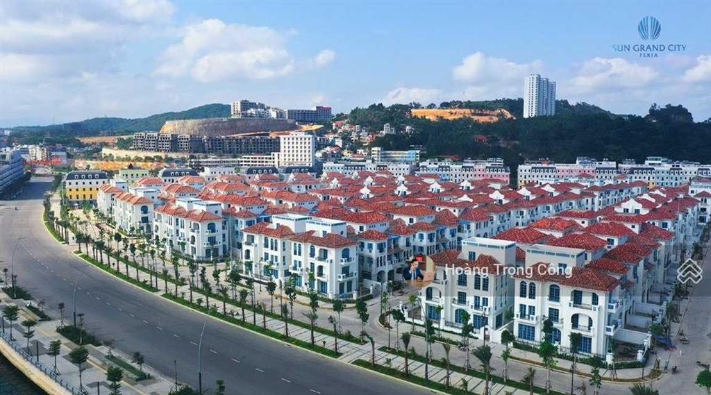 Bán căn biệt thự song lập, nhìn ra đảo rều, dt gần 203m2, giá 26 tỷ trục thông ra biển