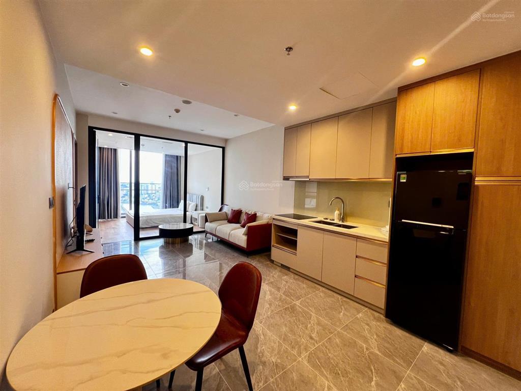 Cho thuê căn 2pn2vs 72m2 view biển hướng đn thoáng mát, full nội thất chung cư icon40 hạ long
