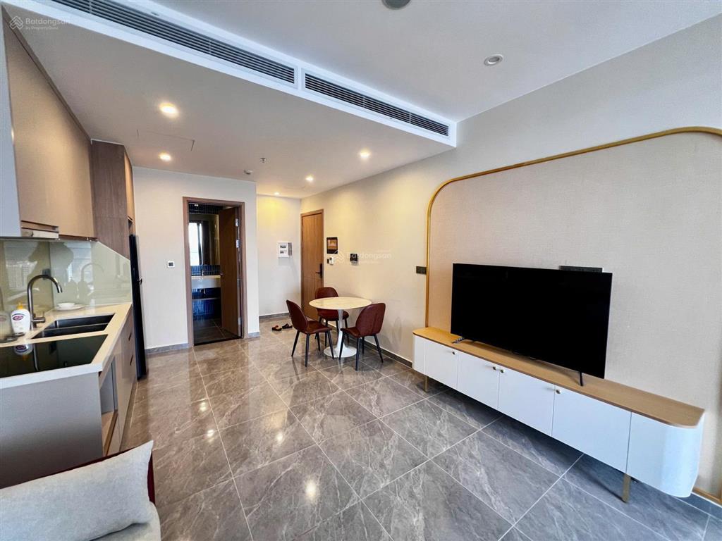 Cho thuê căn 2pn2vs 72m2 view biển hướng đn thoáng mát, full nội thất chung cư icon40 hạ long