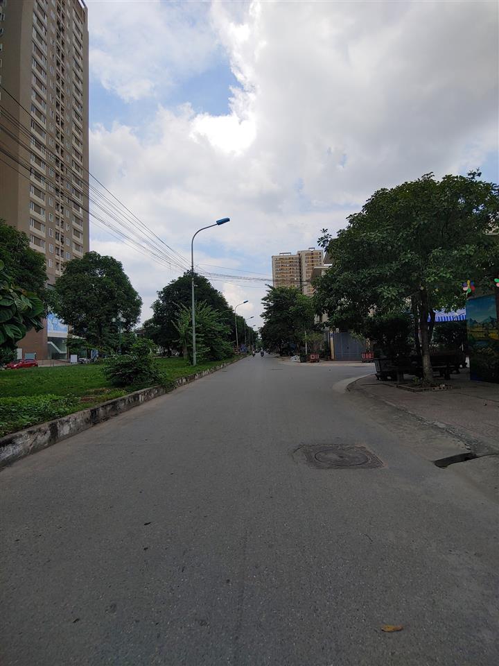 CẦN BÁN NHÀ HOÀN THIỆN MẶT ĐƯỜNG 27M TẠI KDT TÂN TÂY ĐÔ (0915458886)