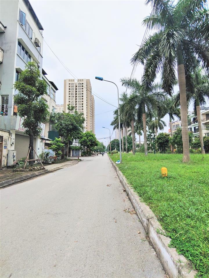 CẦN BÁN BIỆT THỰ TÂN TÂY ĐÔ 204M2 HƯỚNG ĐÔNG NAM (0915458886)