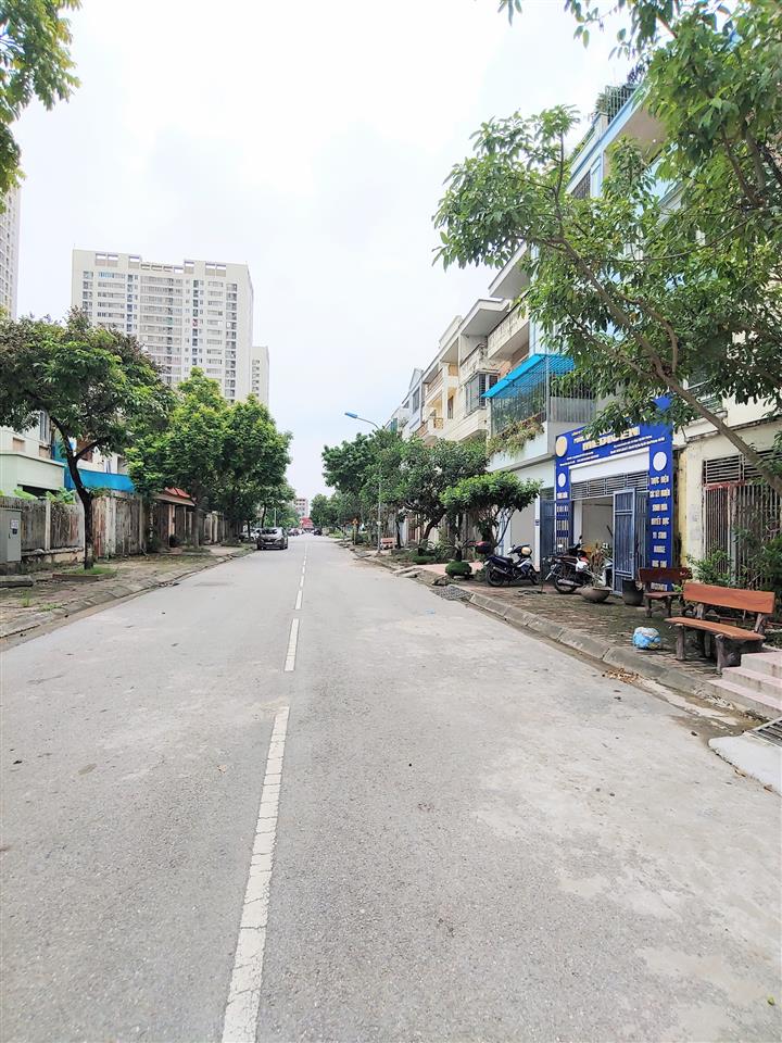 CẦN BÁN BIỆT THỰ TÂN TÂY ĐÔ 204M2 HƯỚNG ĐÔNG NAM (0915458886)