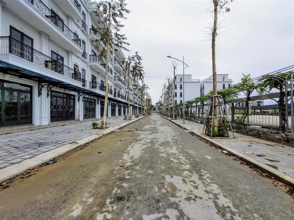 BÁN CĂN GÓC 111M2 LK4 , HƯỚNG ĐÔNG NAM KĐT ĐÔNG DƯƠNG RESIDENCE (0915458886)