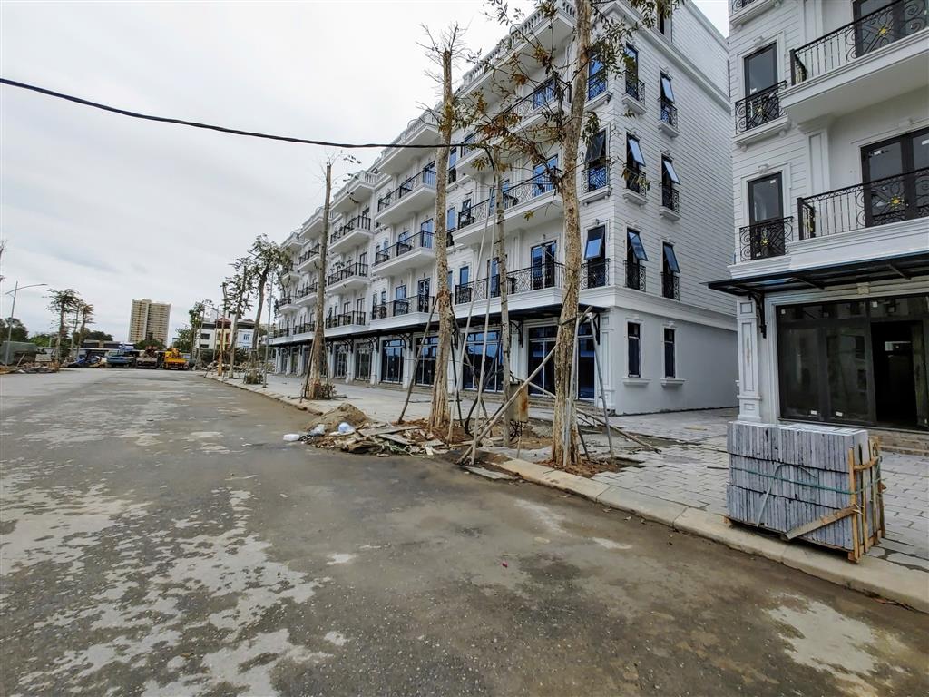 BÁN 80M2 LIỀN KỀ 6 MẶT ĐƯỜNG 12M KĐT ĐÔNG DƯƠNG RESIDENCE – ĐỨC THƯỢNG  (0915458886)