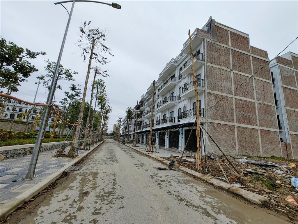 80M2 LIỀN KỀ 5, VIEW CẢNG CẠN ICD, HƯỚNG TÂY BẮC KĐT ĐÔNG DƯƠNG RESIDENCE (0915458886)