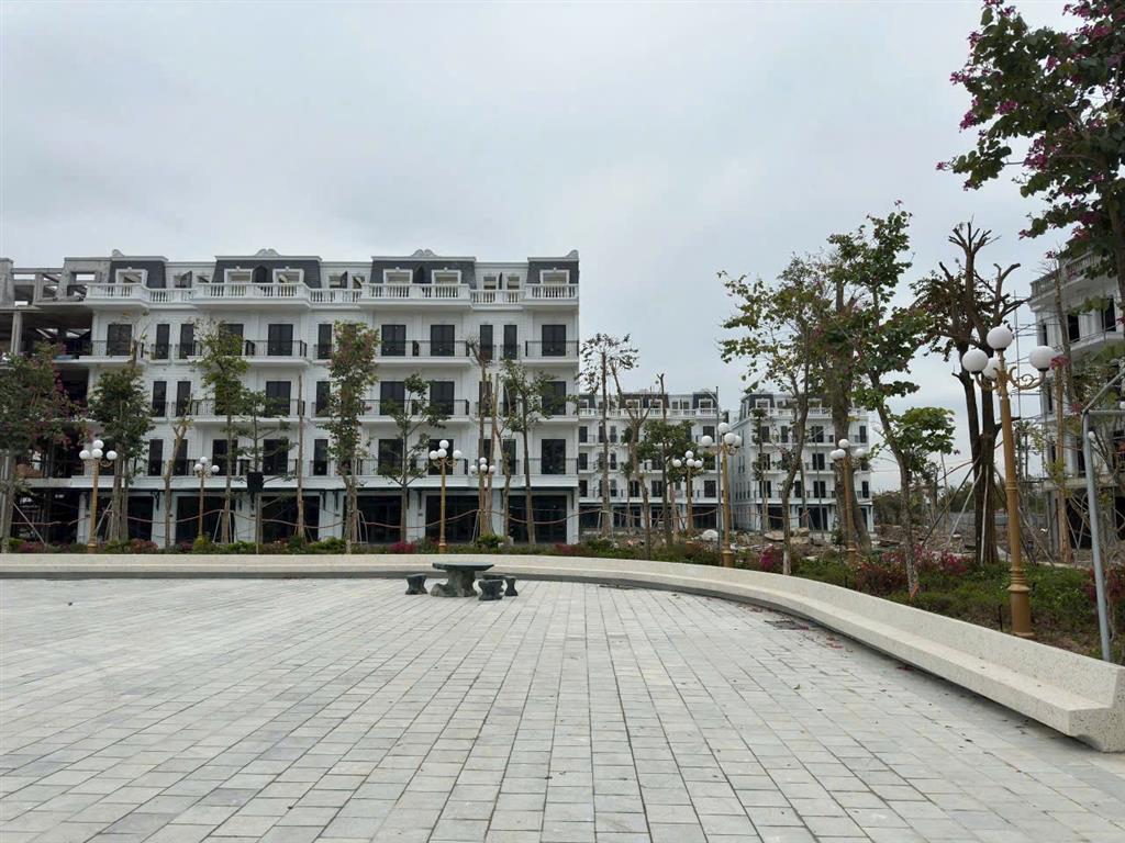 CHỦ NHÀ CẦN THÀNH KHOẢN LIỀN KỀ 1 HƯỚNG TÂY NAM KĐT ĐÔNG DƯƠNG RESIDENCE (0915458886)