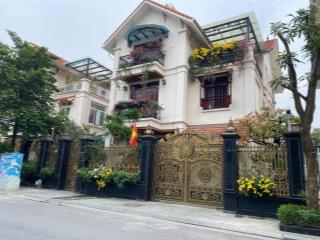Hiếm rẻ
biệt thự sân vườn đại mỗ mặt đường đôi cạnh vườn hoa