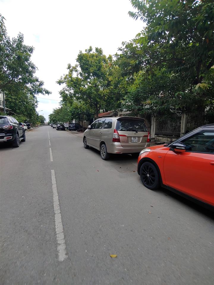 CẦN BÁN CĂN LIỀN KỀ Ở LK3 TẠI KHU ĐÔ THỊ TÂN TÂY ĐÔ  (0915458886)
