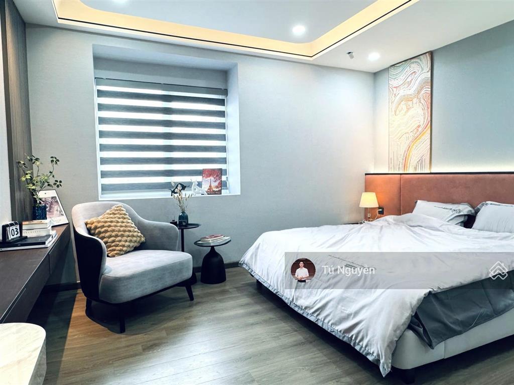 Chính chủ bán căn 2 phòng ngủ 82m2 hei tower số 1 ngụy như kon tum. giá 7.5 tỷ