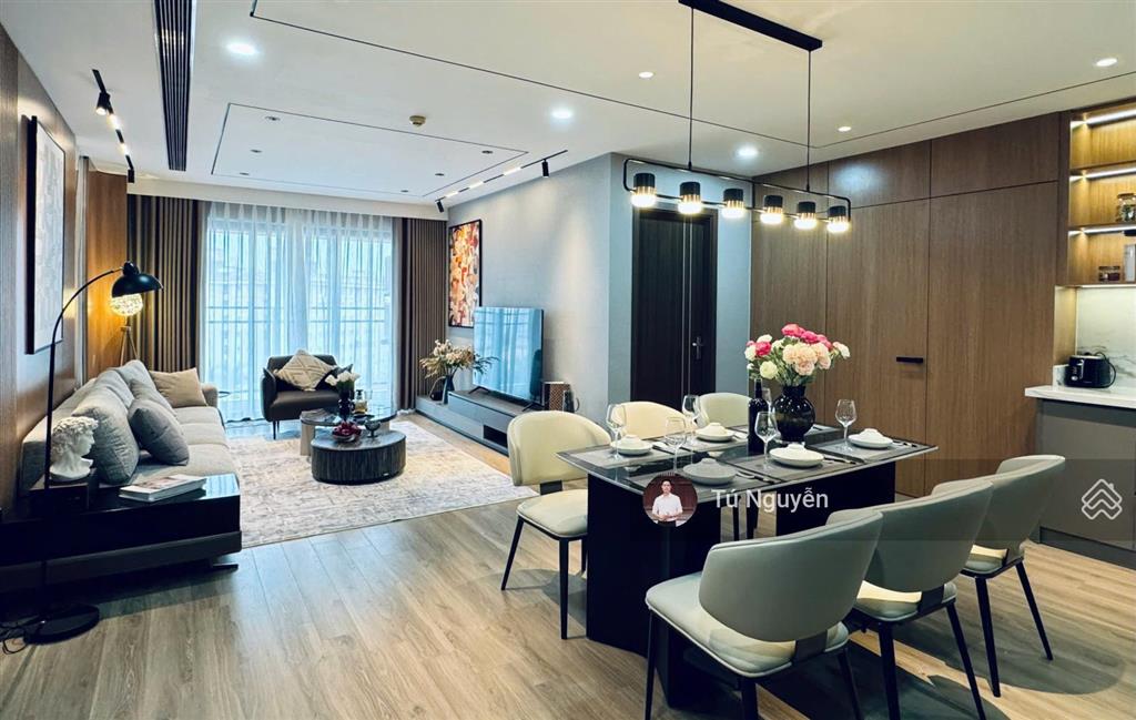 Chính chủ bán căn 2 phòng ngủ 82m2 hei tower số 1 ngụy như kon tum. giá 7.5 tỷ