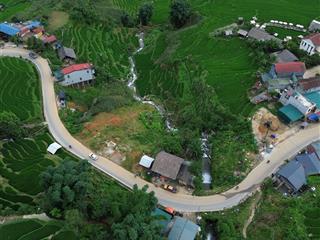 Bán căn nhà ven suối trung tâm xã tả van giá chỉ 4,5 tỷ đang cực kì hợp lí, pháp lý rõ ràng