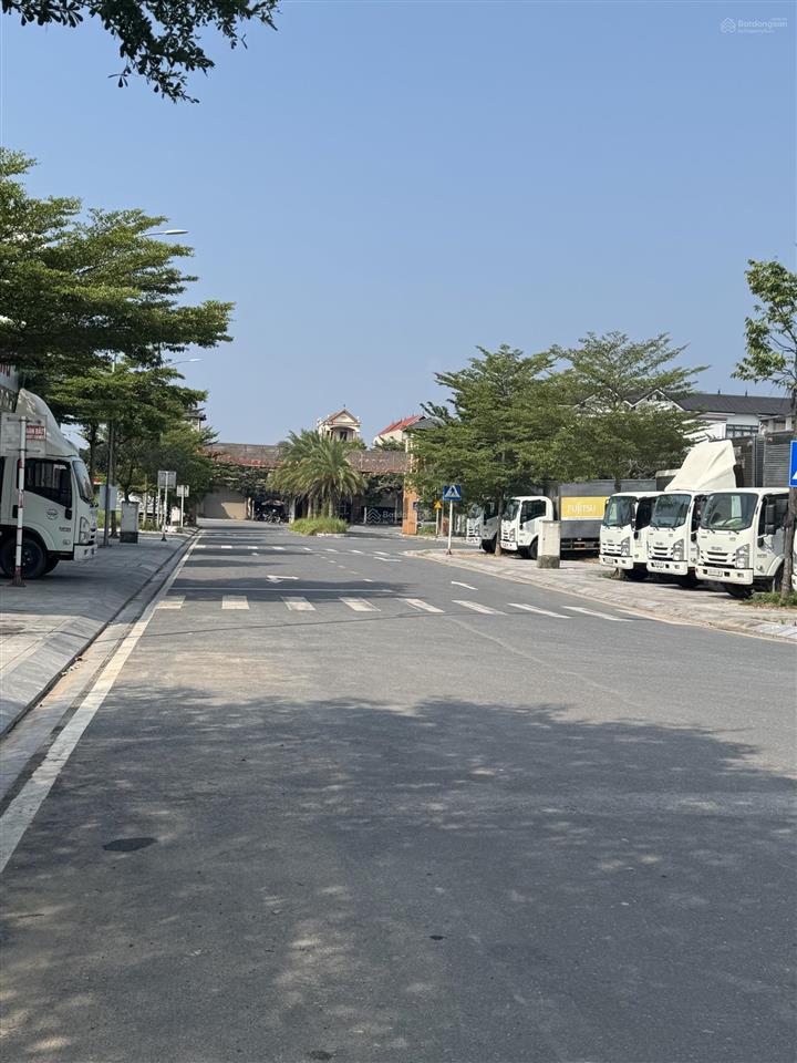 Chính chủ tôi cần bán vài lô vinaconex phổ yên trước tết giá tốt nhất khu vực. dt 100m2 mt 5m