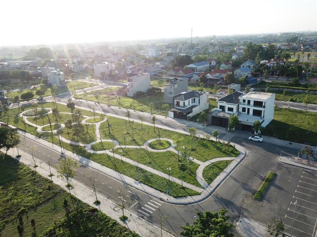 Chính chủ tôi cần bán vài lô vinaconex phổ yên trước tết giá tốt nhất khu vực. dt 100m2 mt 5m