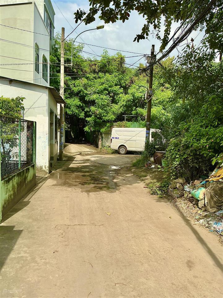 Bán nhà 3 tầng, chỉ 6,2tỷ dt 6,5x19,5m  100m2 mt đường số 7, hbp ql13, ô tô tránh