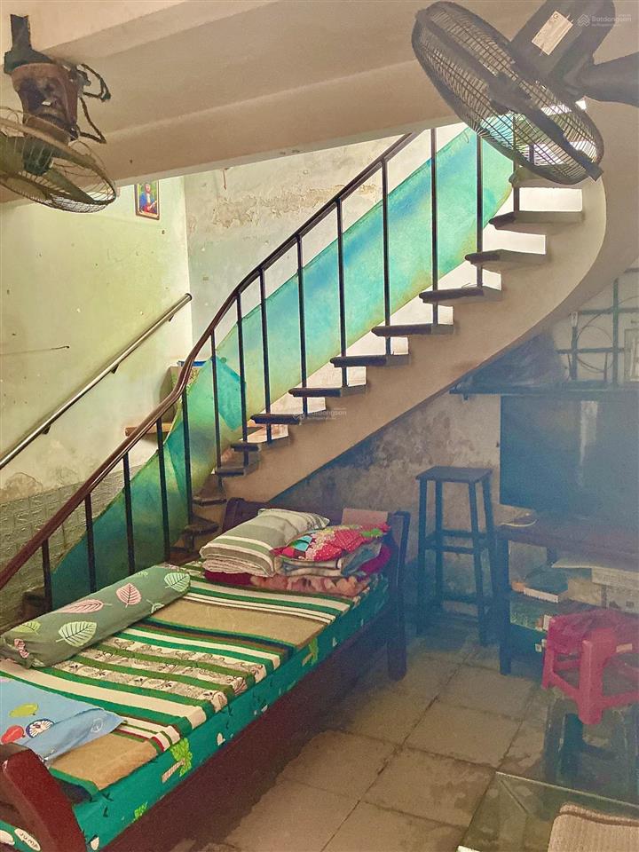 Bán nhà 3 tầng, chỉ 6,2tỷ dt 6,5x19,5m  100m2 mt đường số 7, hbp ql13, ô tô tránh