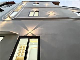 Chủ giảm 400tr bán nhà hoà hưng, q10. giá 6tỷ6. dt 49m2. hẻm xe hơi