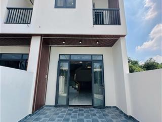 Bán nhà ngay sân golf long thành  có hoàn công.