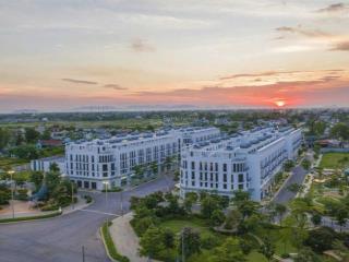 Nắm giữ những căn shophouse mặt biển