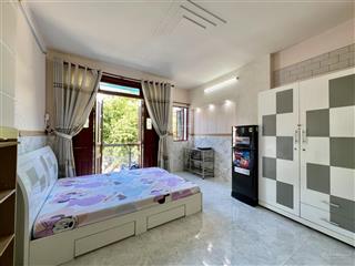 Cho thuê căn hộ studio bancol, máy giặt riêng, full nội thất, rộng 27m2, gần cầu kiệu