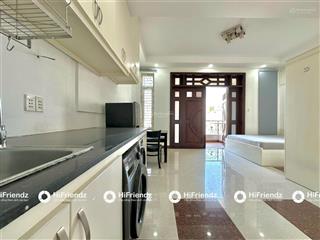 Chung cư mini studio bancol, thang máy  hầm xe  bảo vệ, rộng 40m2 gần cầu vượt 3 tháng 2