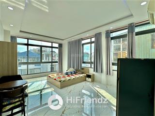 Căn hộ studio cửa sổ lớn, thang máy, full nội thất, 5 người 4 xe, gần đại học kinh tế ueh q10
