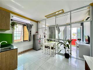 Cho thuê căn hộ tách bếp bancol thang máy full nội thất, 4 người 3xe, gần vòng xoay lý thái tổ q10