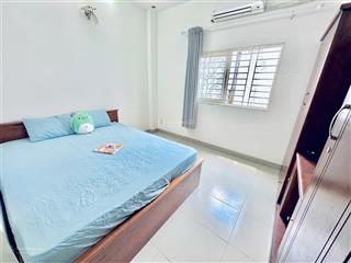 Cho thuê căn hộ studio xa bếp, full nội thất, cửa sổ trời, rộng 25m2, ngay đại học kinh tế ueh