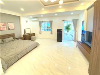 Căn hộ penthouse tách bếp bancol, full nội thất rộng 45m2, 3ng 3xe đối diện bệnh viện bình dân