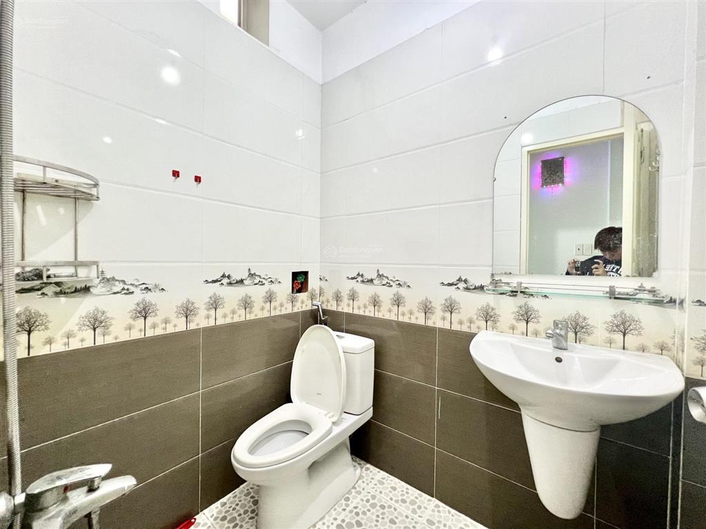 Cho thuê căn hộ studio bancol, full nội thất, rộng 30m2, gần vòng xoay cống quỳnh q1