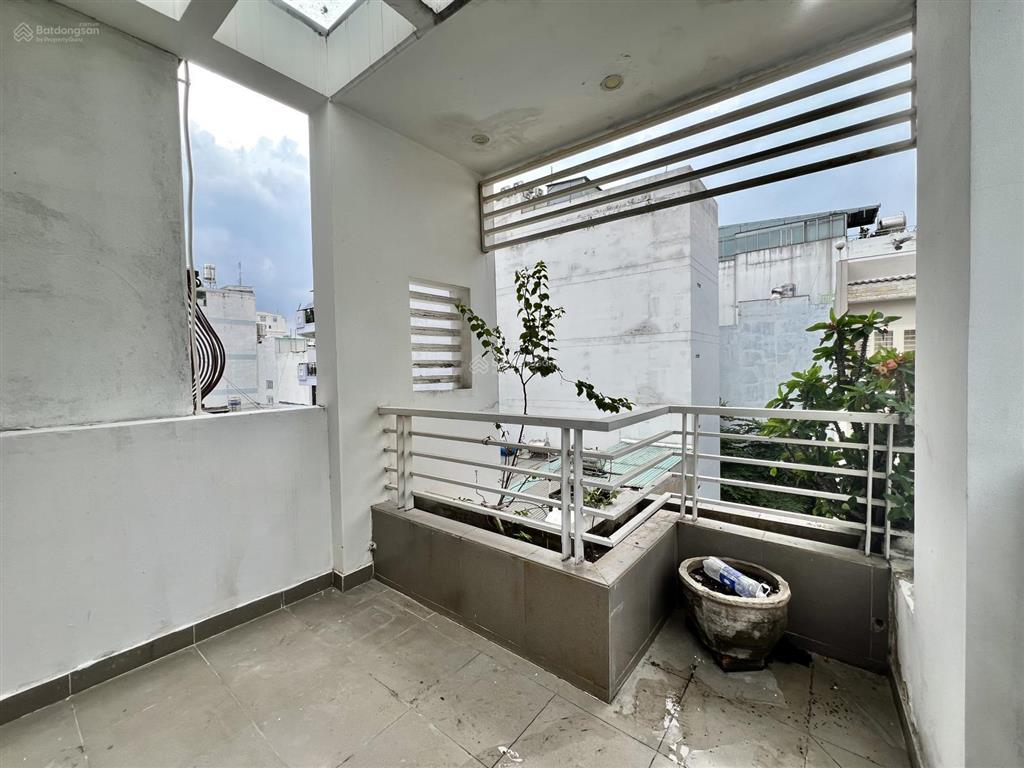 Cho thuê căn hộ studio bancol, full nội thất, rộng 30m2, gần vòng xoay cống quỳnh q1