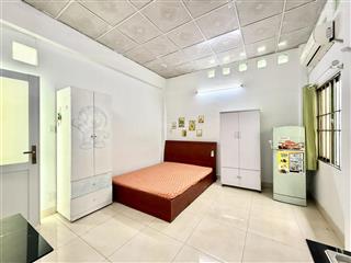Cho thuê căn hộ studio cửa sổ, full nội thất, rộng 25m2, ngay đại học bách khoa