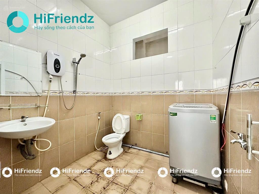 Cho thuê căn hộ 2pn cửa sổ, máy giặt riêng, rộng 55m2, 5 người 5 xe, ngay vòng xoay lê đại hành