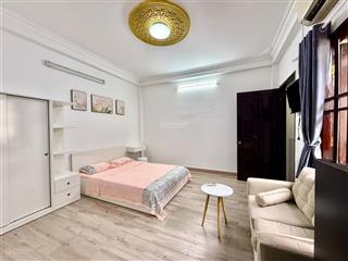 Cho thuê căn hộ tách bếp cửa sổ, máy giặt riêng, rộng 35m2, gần đại học hoa sen q10