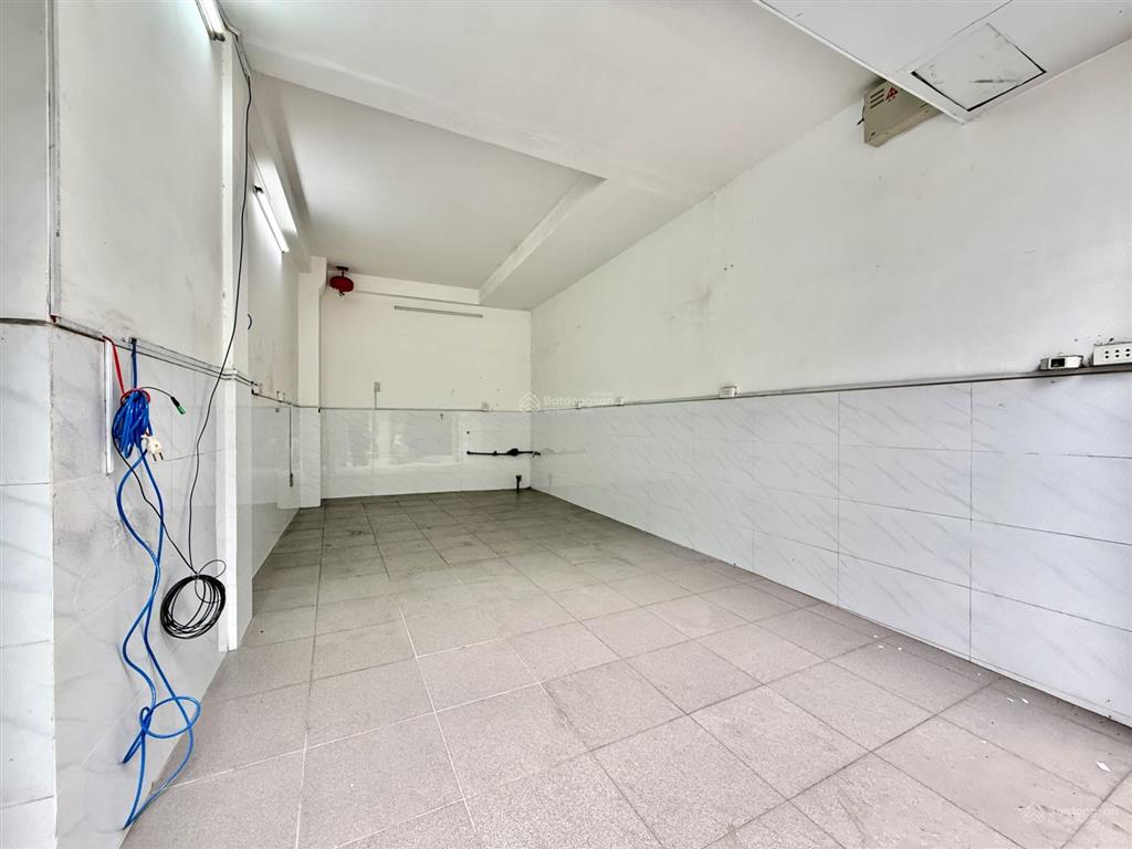 Cho thuê mặt bằng kinh doanh nail, spa, vp nhỏ, có máy lạnh, hẻm xe tải ngay công viên lê thị riêng