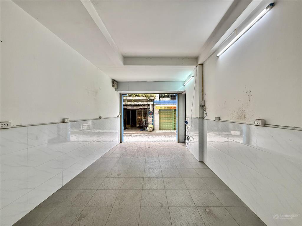 Cho thuê mặt bằng kinh doanh nail, spa, vp nhỏ, có máy lạnh, hẻm xe tải ngay công viên lê thị riêng