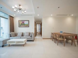 Bán căn hộ 3 phòng ngủ tòa landmark 5 trục hiếm