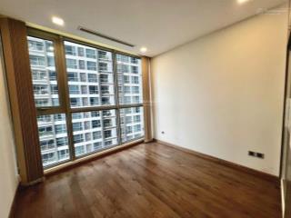 Bán căn hộ 2 phòng ngủ nội thất cơ bản khu park, hướng mát