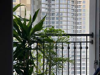 Bán 2 phòng ngủ tầng cao nội thất cơ bản 82m2