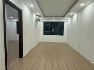 2pn2vs đồ cơ bản, toà thường mại hh, thái hà, 43 phạm văn đồng  tầng trung thoáng, sáng, hướng mát